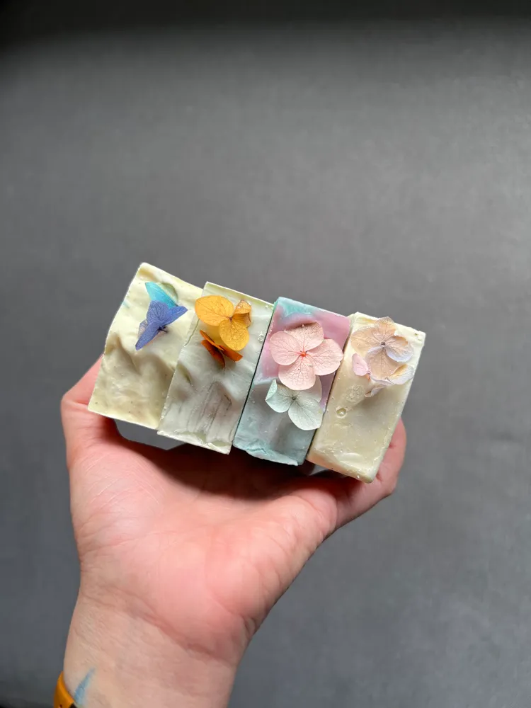 Spring Bloom Soap Bundle — 4 Soaps + Soap Saver 4